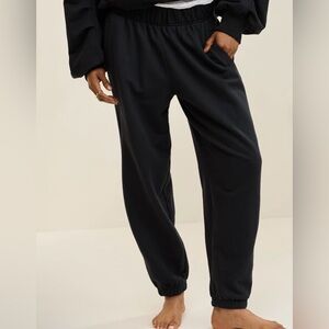 Aerie Jet Setter Jogger Black size Small